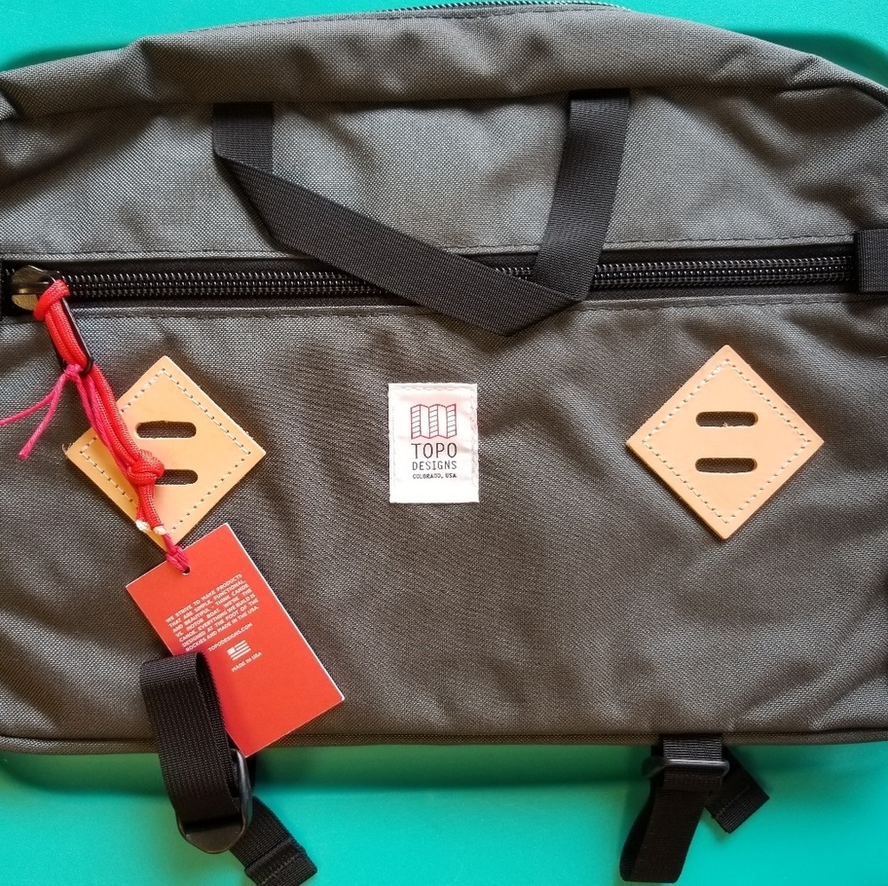 Topo Mountain Briefcase